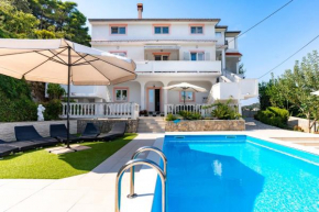 Apartments Lores